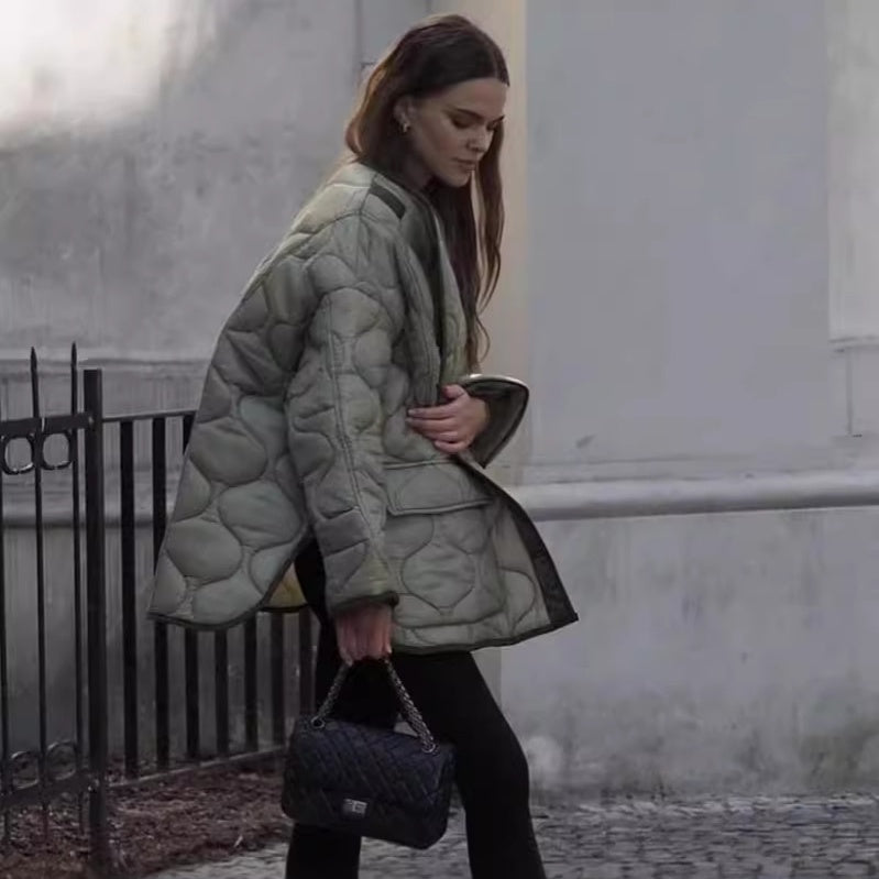 Dicke Jacke mit Diamantmuster und abgerundetem Saum