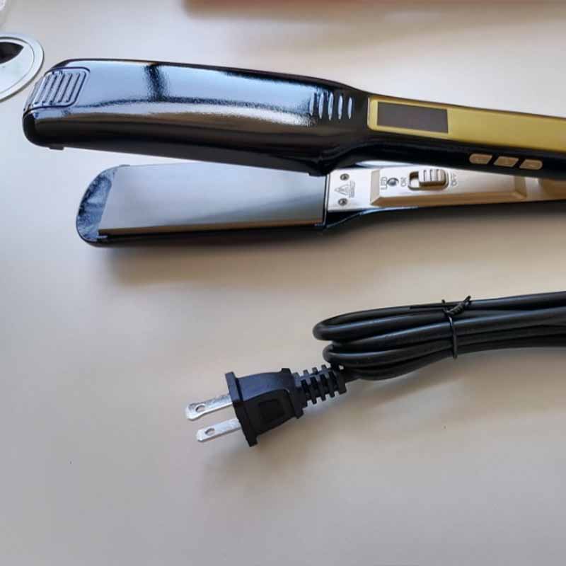 Haarglätter mit LCD-Anzeige und einstellbarer Temperatur